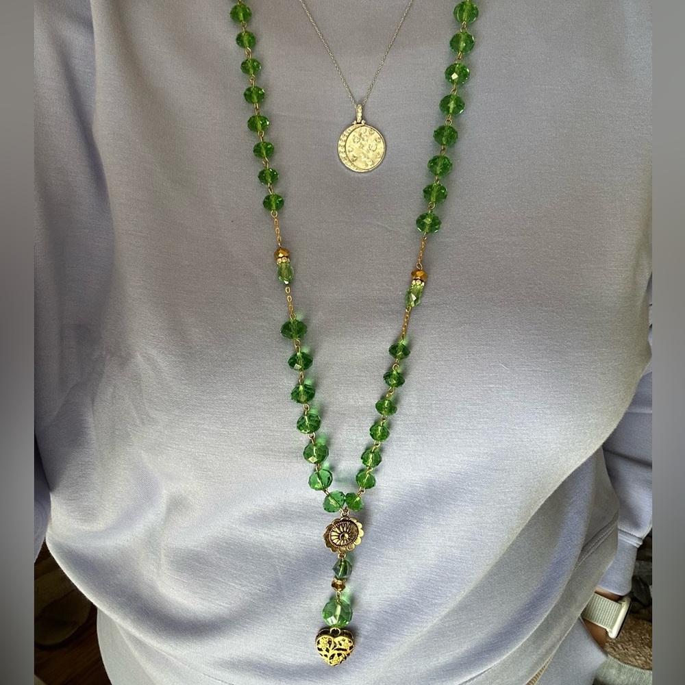Elegant Green Beaded Necklace with Gold Accents and Heart Pendant